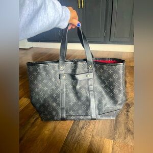 Black tote